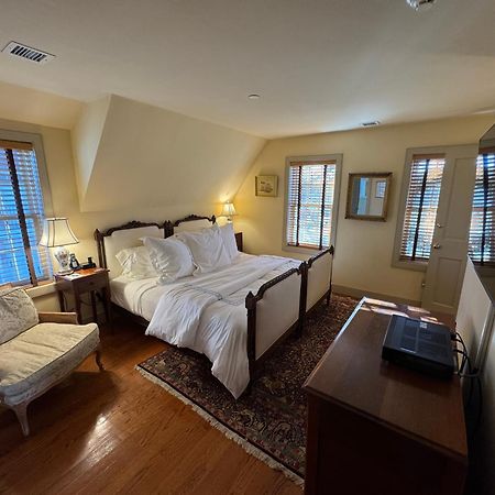 The 1708 House Bed & Breakfast Southampton Ngoại thất bức ảnh