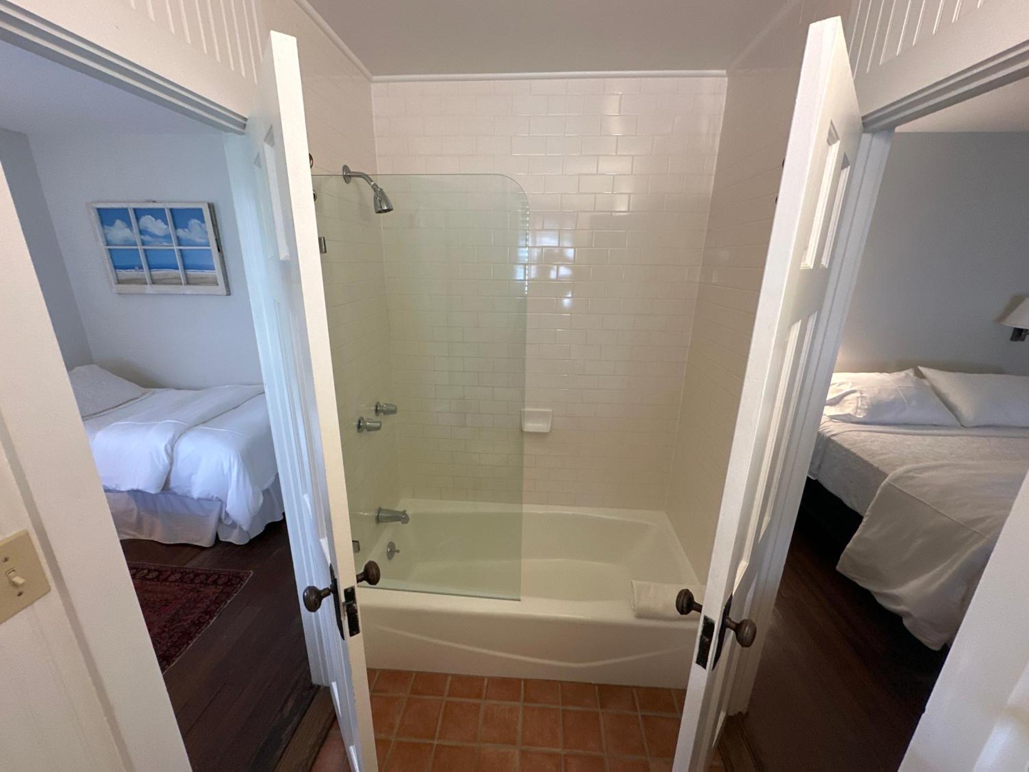 The 1708 House Bed & Breakfast Southampton Ngoại thất bức ảnh